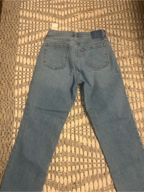 Abercrombie & Fitch Denim - Abercrombie The 90’s Straight Mid Rise Denim Jeans